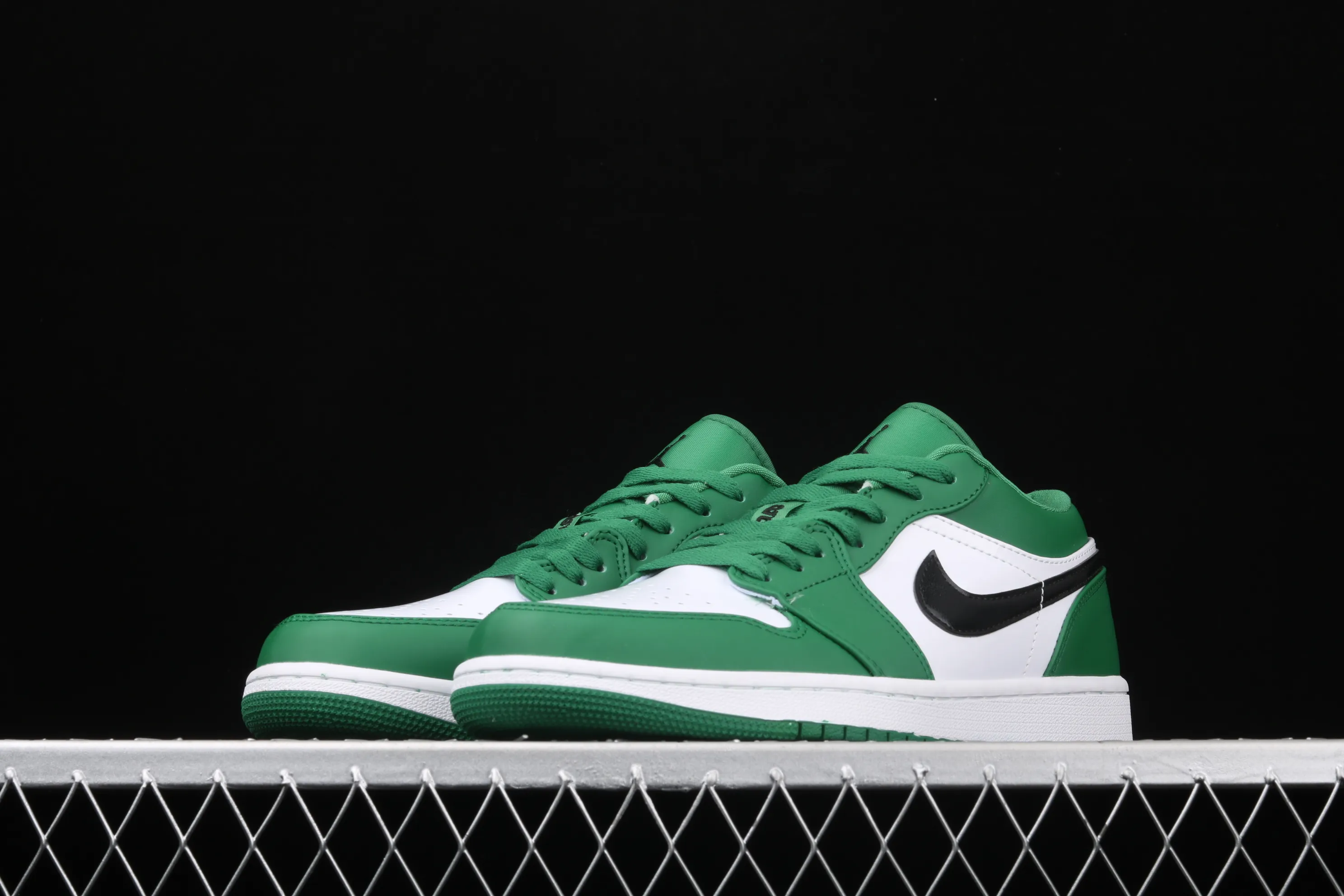 All categories Air Jordan Jordan series basketball shoes Air Jordan 1 Low Air Jordan 1 Low AJ1 Qiao 1 silk stitching low-top cultural and leisure sports sneakers 553558-301